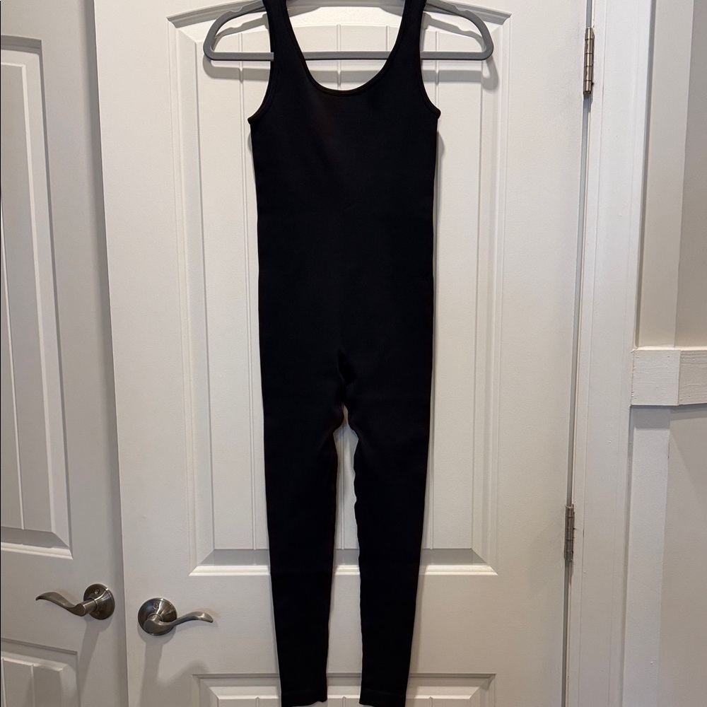 OQQ Black Sleeveless Ribbed Jumpsuit